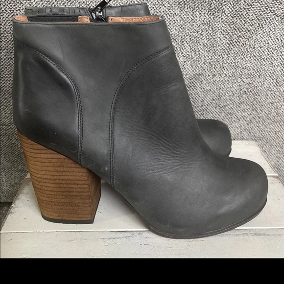 Urban Outfitters Jeffrey Campbell Hanger chunky black booties Womens size 10. - Picture 3 of 8